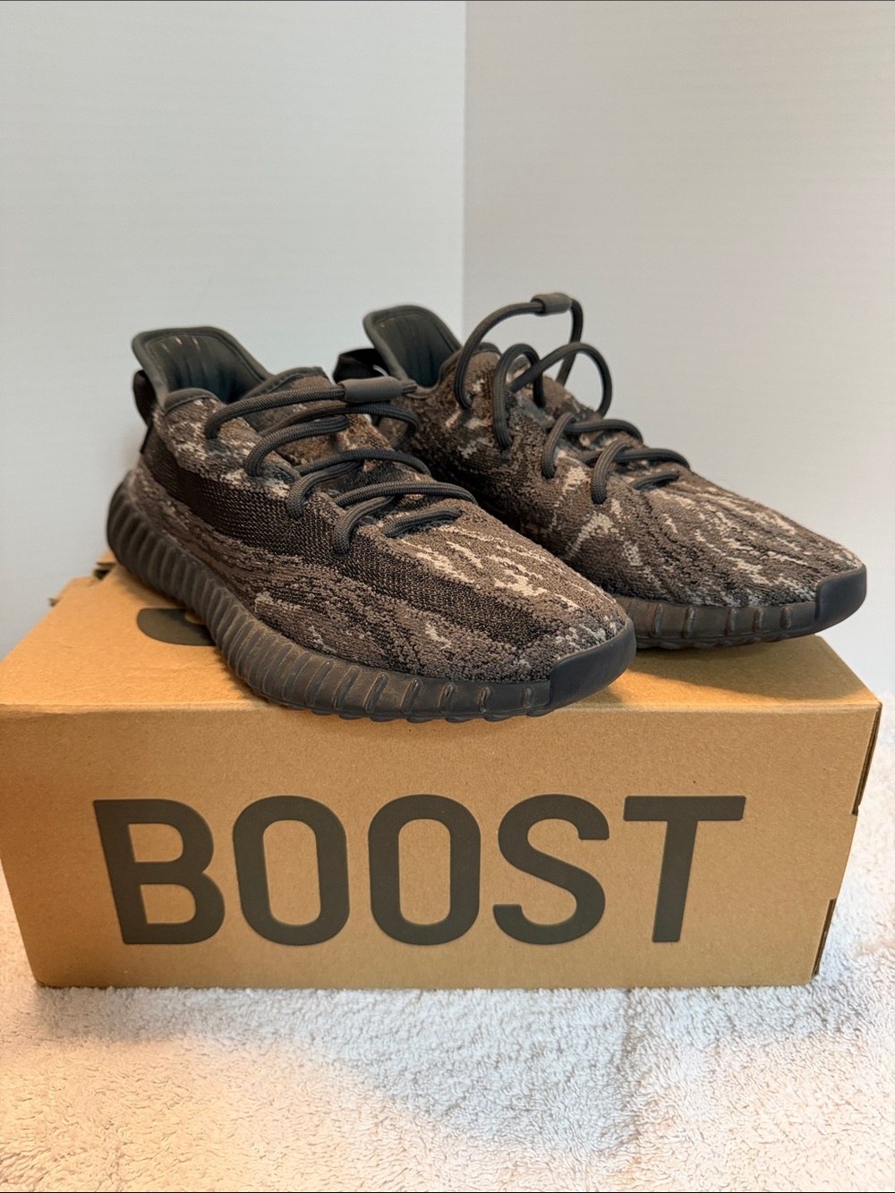 Yeezy Boost 350 V2 - Black & Brown Knit